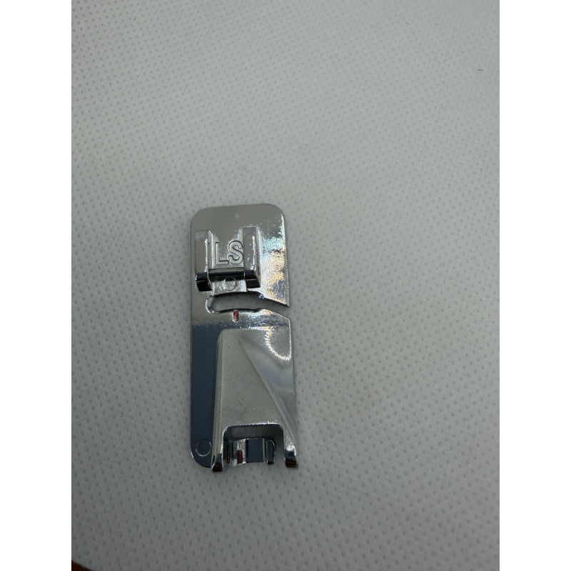Pied pour couture rabattue JANOME 7mm  202503000 44/79/3175