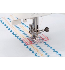 Pied points de satin avec guide lignes ELNA 7 mm réf 200434025