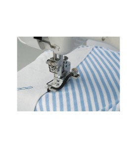 Pied avec guide central recouvreuse JANOME réf 795819108