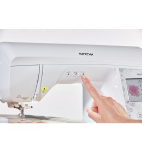 Machine à broder BROTHER INNOVIS 880E EN CADEAU UN CADRE EF 75