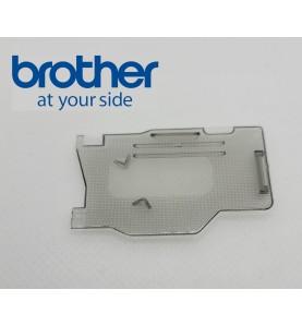 Couvercle de plaque aiguille BROTHER Innovis 1300 réf XG1887001