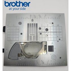 Plaque aiguille BROTHER Innovis XP1 et XP3 Luminaire réf XH1561001