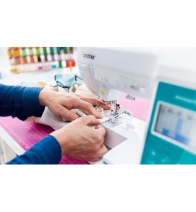 Machine à coudre et à broder BROTHER INNOVIS F580 + cadre magnétiqu...