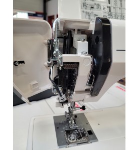 Machine à coudre JANOME EASY JEANS 26 + coffret Madeira offert