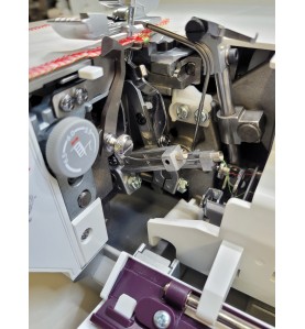 PFAFF ADMIRE AIR 7000 surjeteuse et recouvreuse