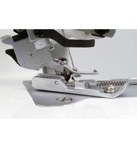 Surjeteuse JUKI MO-734DEN