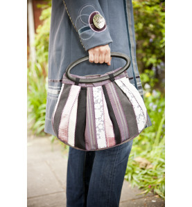 Machine à coudre BROTHER INNOVIS VQ2 + pack de pieds CSP2 offert