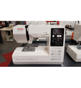 Machine à coudre JANOME 9077 JEANS & STRETCH + Coffret Madeira offert