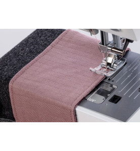 Machine à coudre PFAFF QUILT AMBITION 635 - 2 % de remise