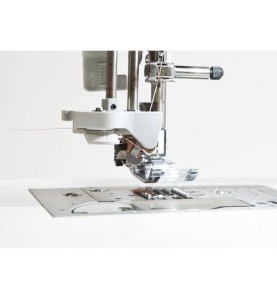 Machine à coudre BROTHER INNOVIS F420 + table d'extension WT14 offerte