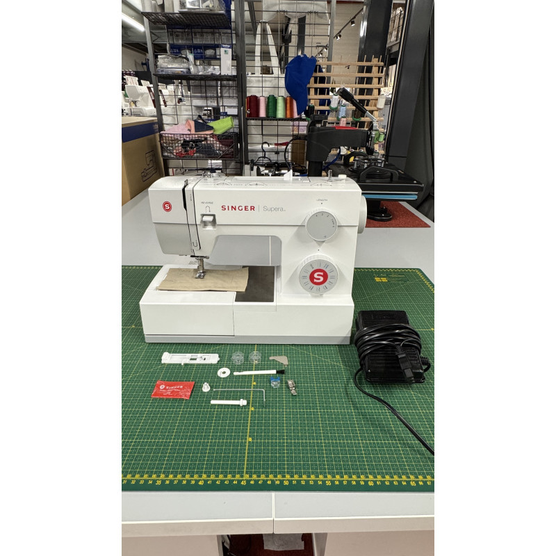 Machine a coudre SINGER SUPERA OCCASION Garantie 3 Mois Machine a coudre SINGER SUPERA OCCASION Garantie 3 Mois