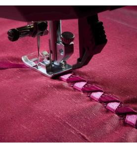 Machine à coudre PFAFF QUILT EXPRESSION 725 - 2 % de remise