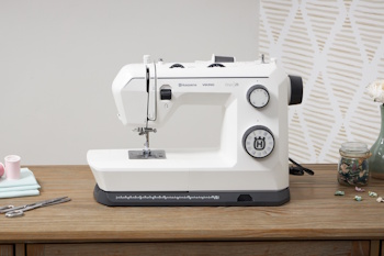 Nouvelle Husqvarna Viking Onyx 25